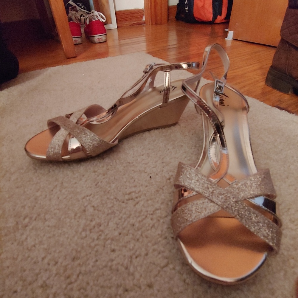 Short heels - Picture 4 of 8